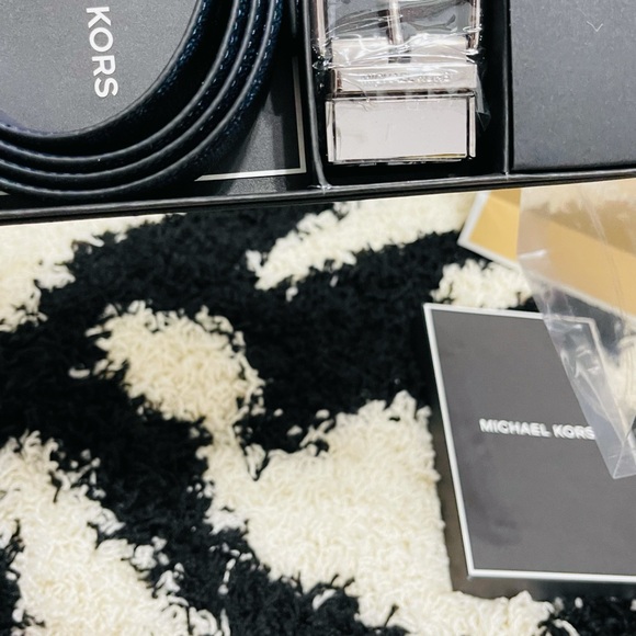 NIB Men’s One Size Michael Kors 4 In 1 Monogram Coated Logo Belt Gift Set Box - Picture 5 of 11